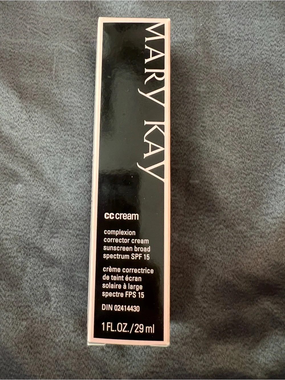 Mary Kay CC Cream - color very light